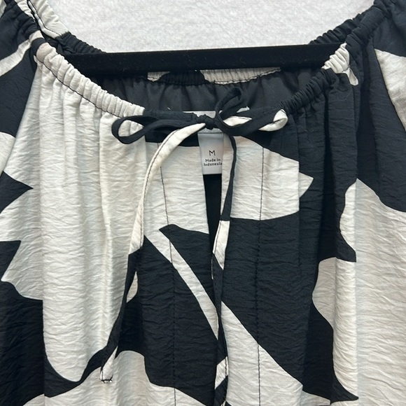 Women's Nine West Tie Neck Puffed Sleeve Cinched Mini Dress Sz Medium Rayon EUC - Picture 5 of 12